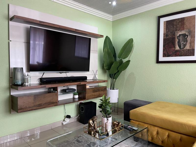 3 Bedroom Property for Sale in Geelhoutpark North West